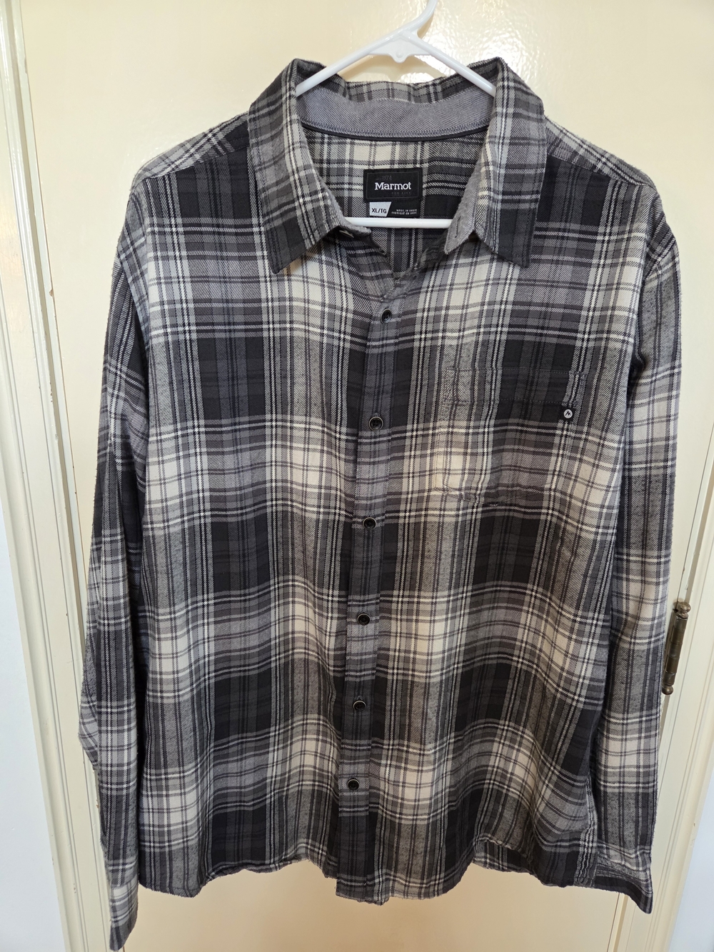 Marmot Men's Size XL Gray Plaid Button-Up Shirt
